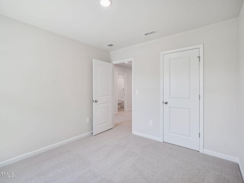 Thorton Finesse (22) Thorton Finesse (22)