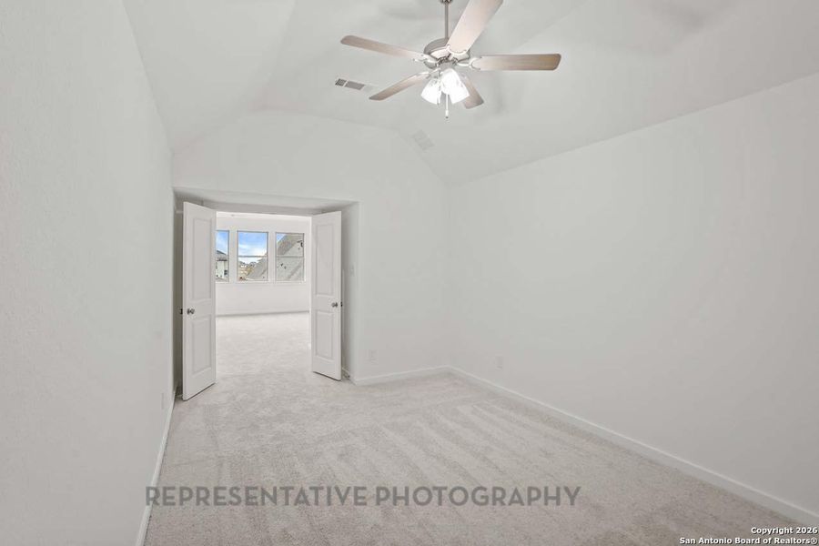 Spacious, unfurnished interior of a new home in Briggs Ranch, San Antonio (Image 6).