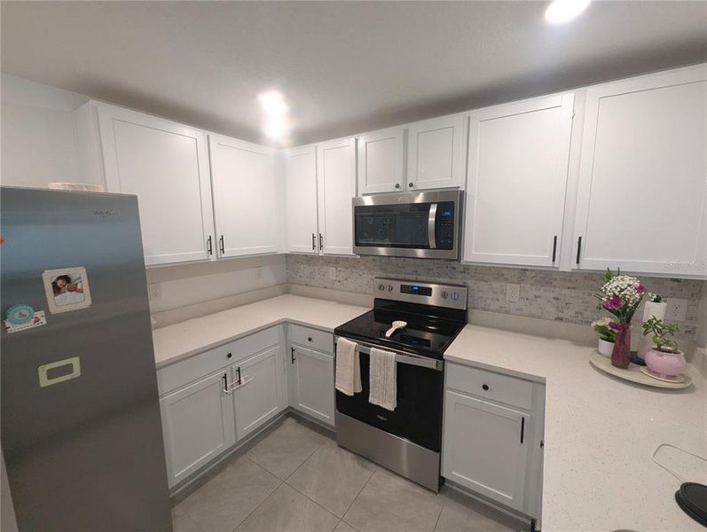 Furnished interior view inside a new home in , Zephyrhills (Image 7).