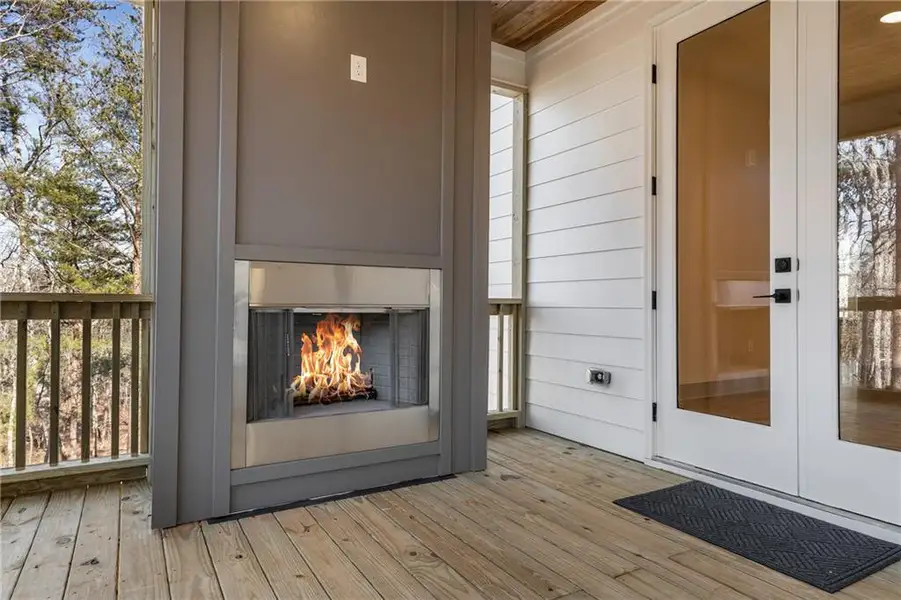 Exterior details and patio area of a home in , Jasper (Image 4).