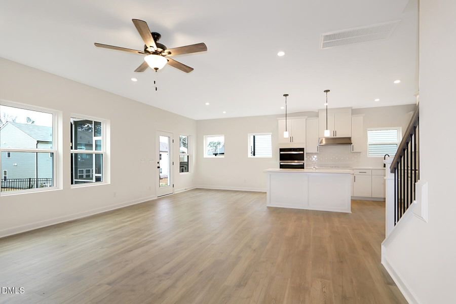 WG 61 - Charlotte - Open First Floor