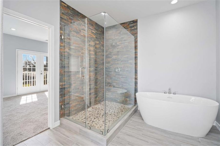 beautiful luxury master bath.