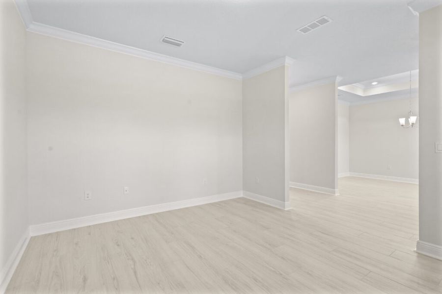 Spacious, unfurnished interior of a new home in Windswept Estates, Freeport (Image 25).