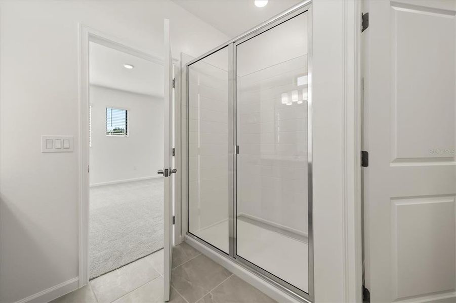 Furnished interior view inside a new home in , Orlando (Image 12).