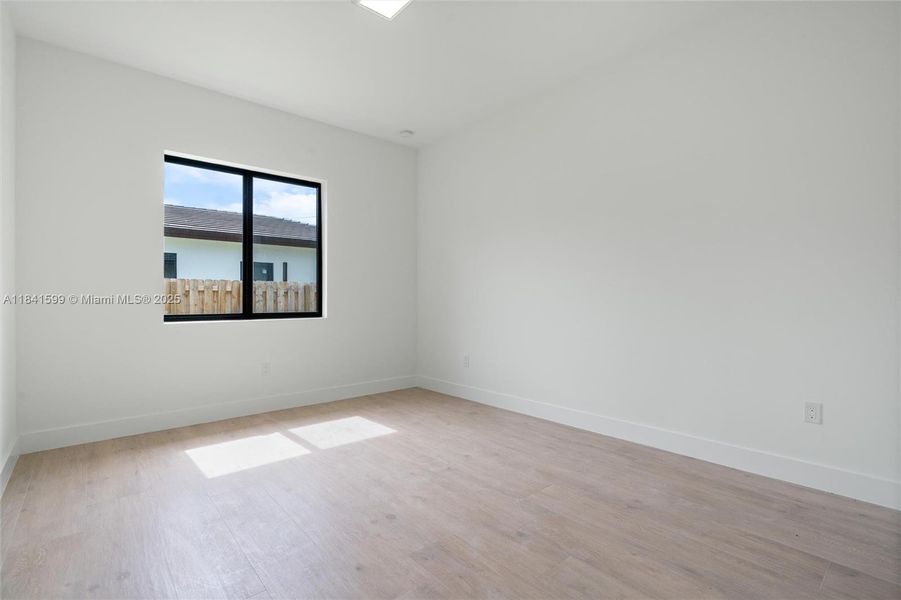 Spacious, unfurnished interior of a new home in , Cutler Bay (Image 41).