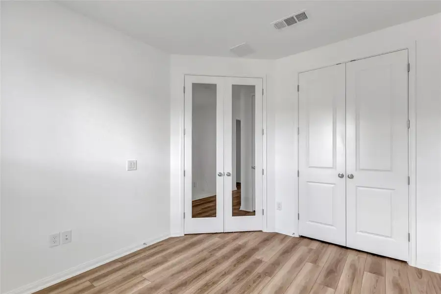 Spacious, unfurnished interior of a new home in , Tomball (Image 18). Spacious, unfurnished interior of a new home in , Tomball (Image 18).