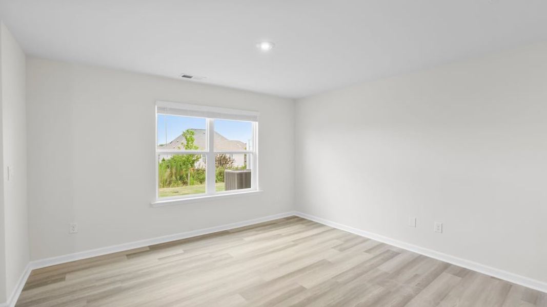 Spacious, unfurnished interior of a new home in Covington Village, Greer (Image 22).