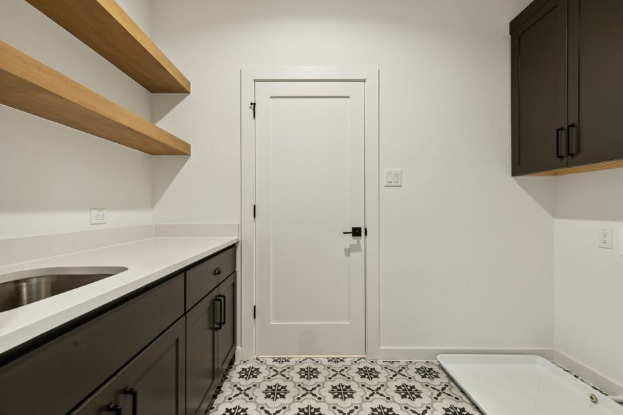 Furnished interior view inside a new home in , Dallas (Image 28).