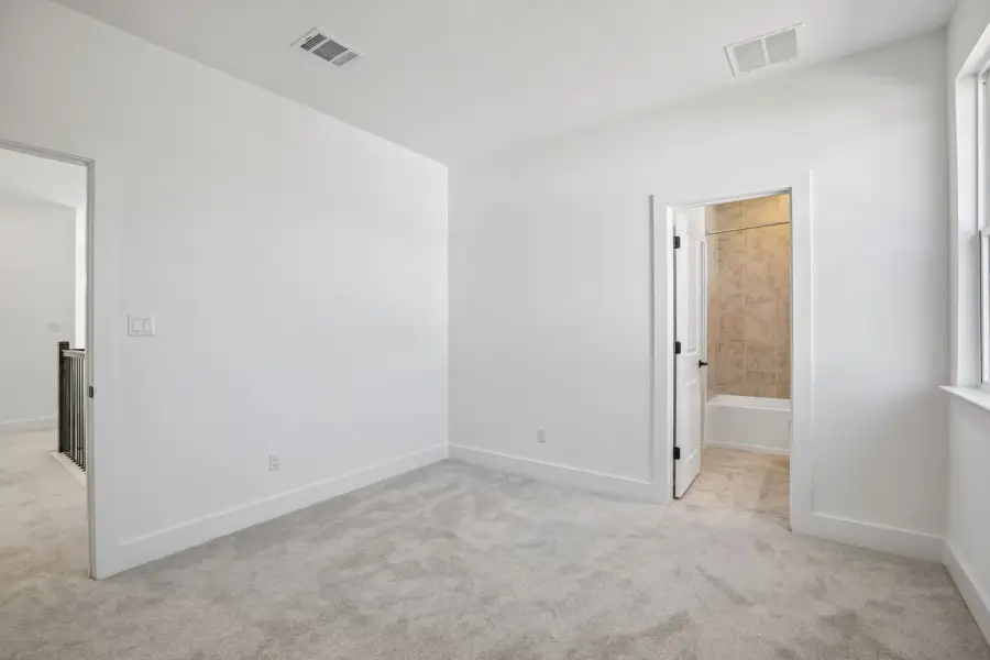 Spacious, unfurnished interior of a new home in Easton Park, Austin (Image 32).