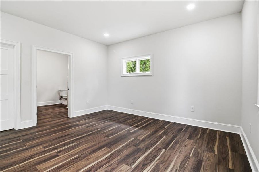 Spacious, unfurnished interior of a new home in , Acworth (Image 69).