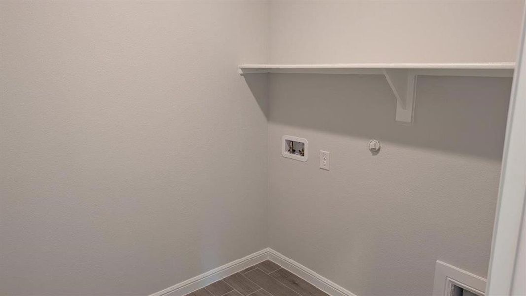 Spacious, unfurnished interior of a new home in Lankford Farms, Cleburne (Image 10).