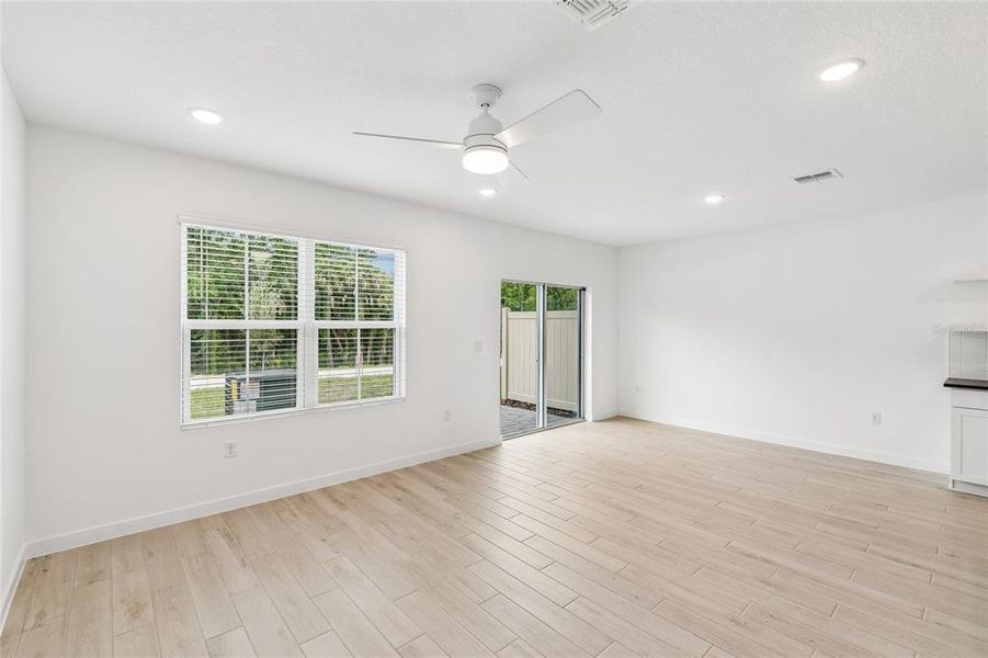 Spacious, unfurnished interior of a new home in Aspire at Canter Creek, Davenport (Image 26).