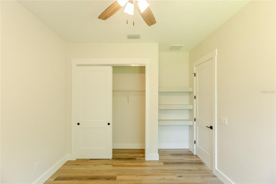 Spacious, unfurnished interior of a new home in , Weeki Wachee (Image 26).