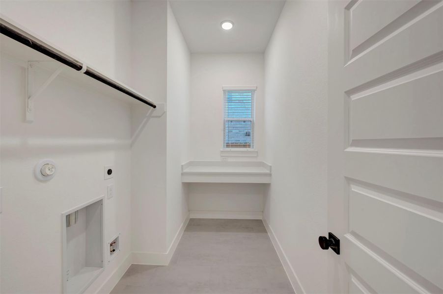 Spacious, unfurnished interior of a new home in Elyson 45', Katy (Image 19).