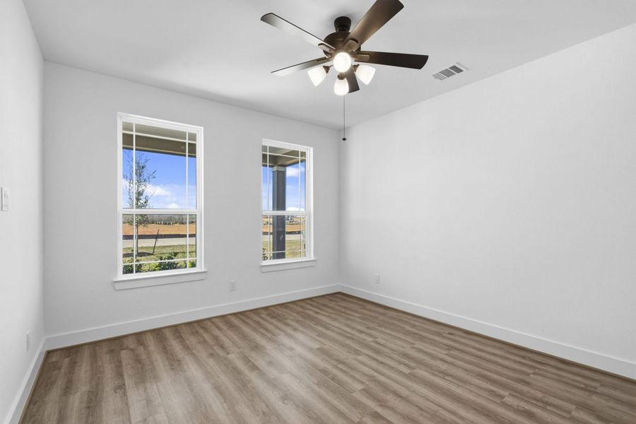 Spacious, unfurnished interior of a new home in Hunters Crossing, Sealy (Image 13).