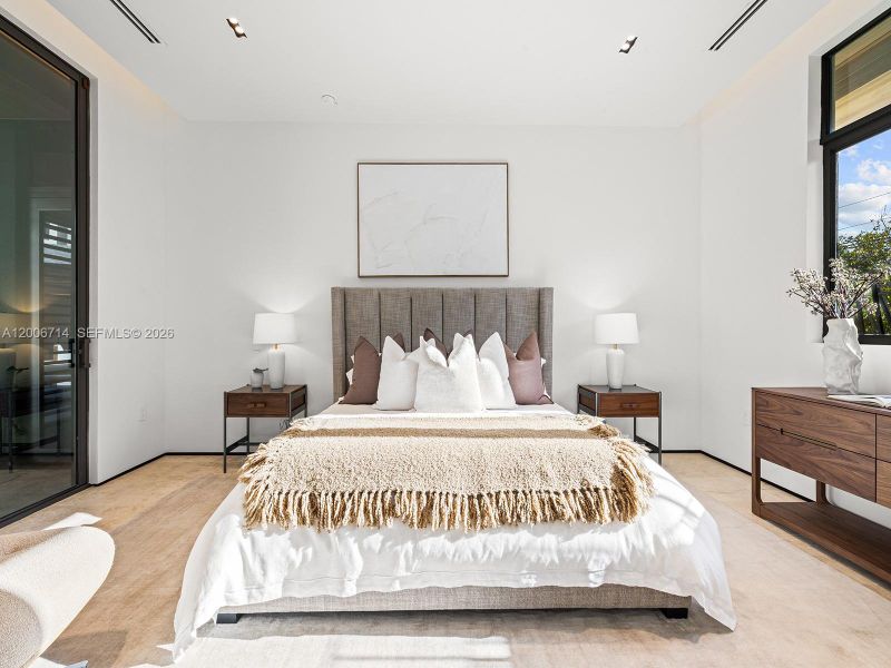 Detached guest house bedroom