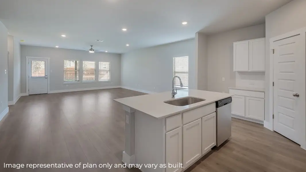Representative furnished interior of a home built from the The Rosemont by D.R. Horton in Veranda, San Antonio (Image 4).