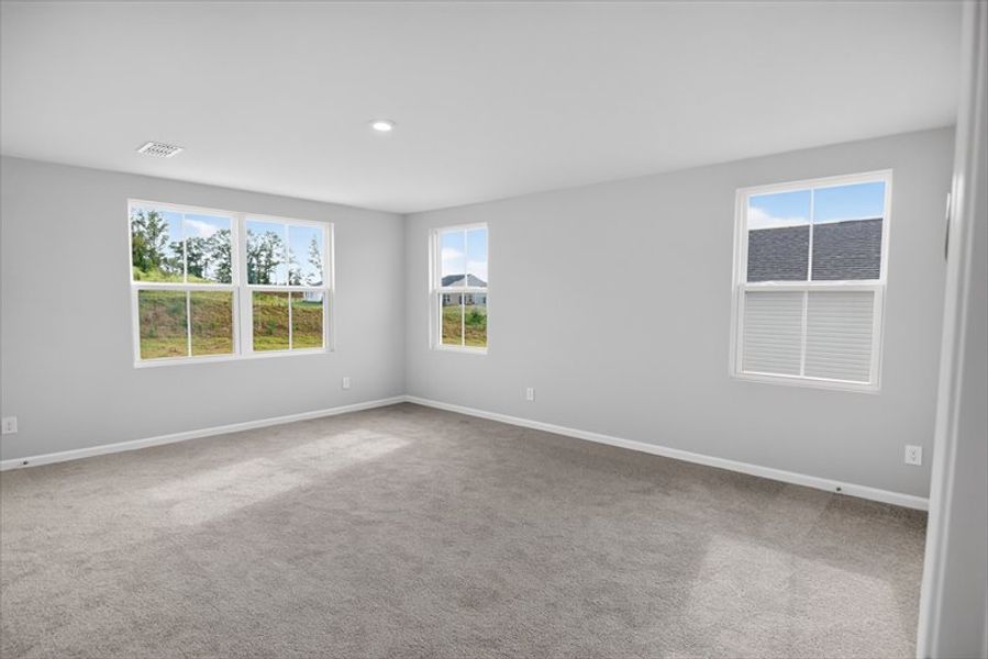 Spacious, unfurnished interior of a new home in Everly, Spartanburg (Image 20).