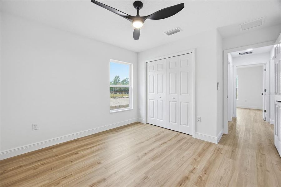 Spacious, unfurnished interior of a new home in , Ocala (Image 13).