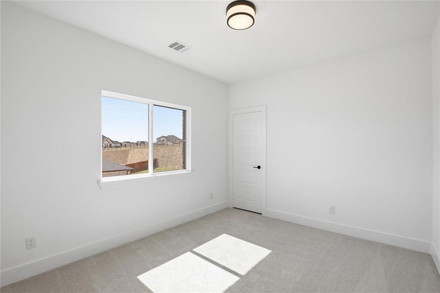 Spacious, unfurnished interior of a new home in Talon Hills, Fort Worth (Image 30).