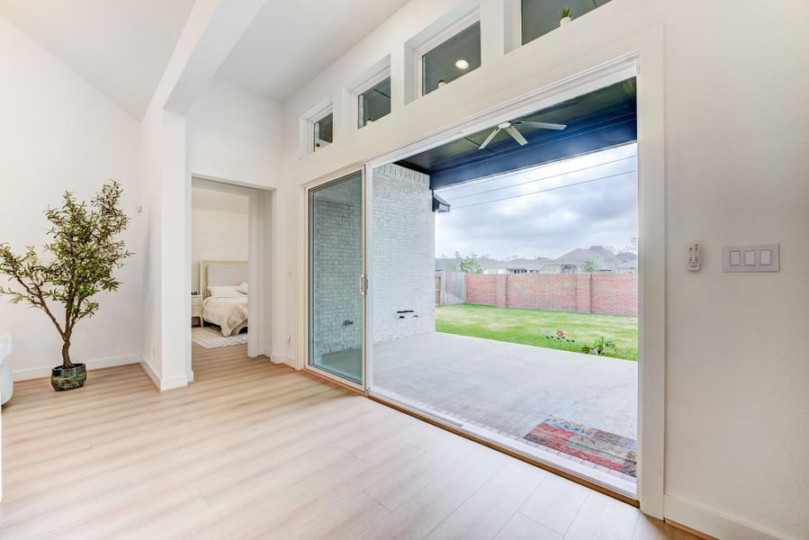 Spacious, unfurnished interior of a new home in , Missouri City (Image 22).