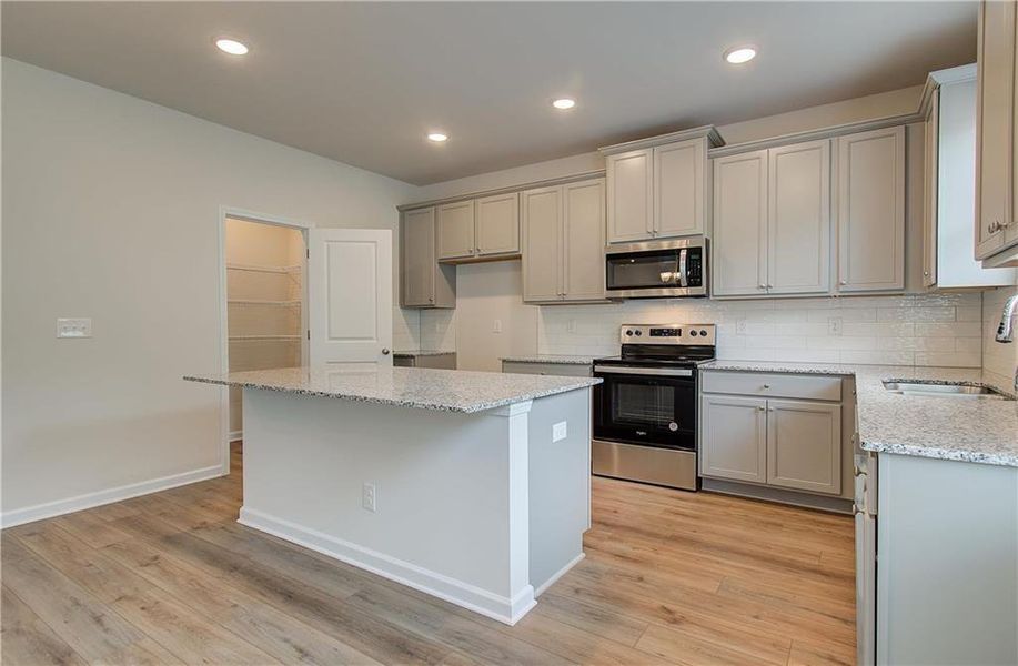 Furnished interior view inside a new home in Kingsmere Estates, Loganville (Image 4).