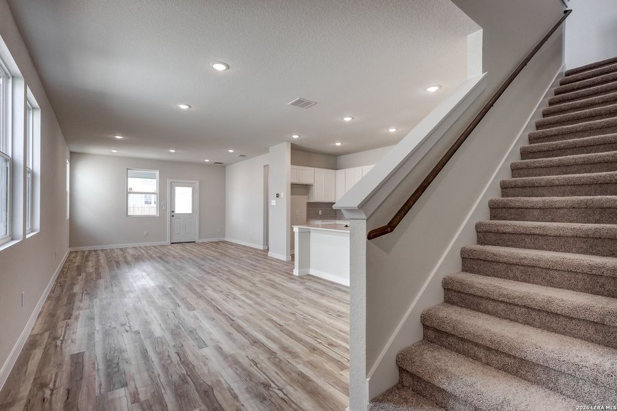 Spacious, unfurnished interior of a new home in Mesa Vista, San Antonio (Image 21).