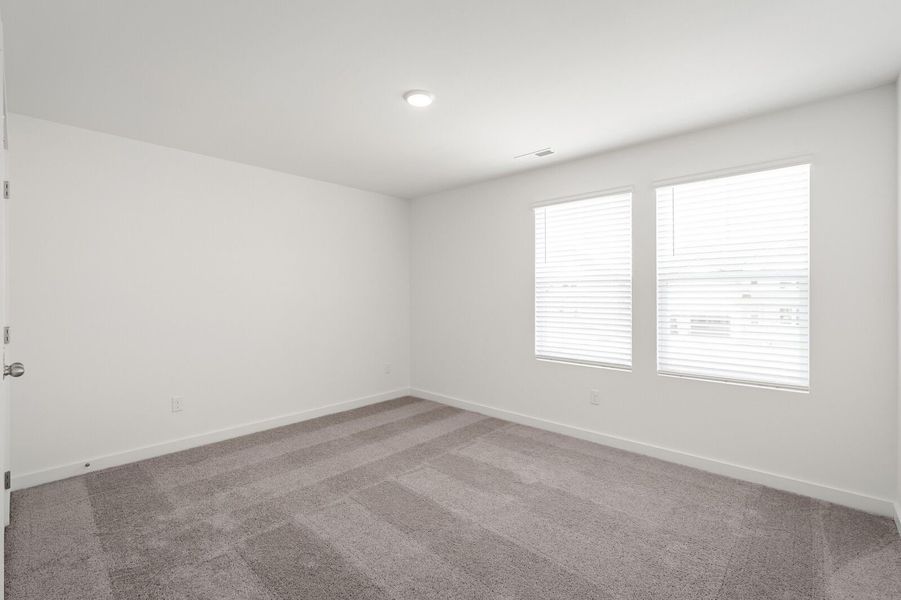 Spacious, unfurnished interior of a new home in Calista Farms, White House (Image 50).