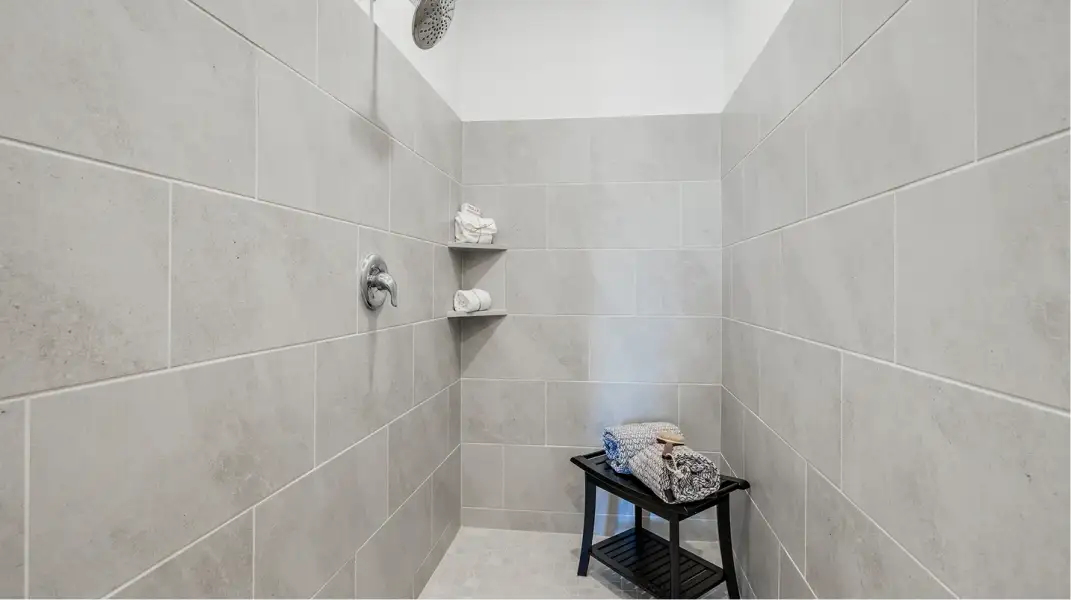 EI Owners Bath Shower