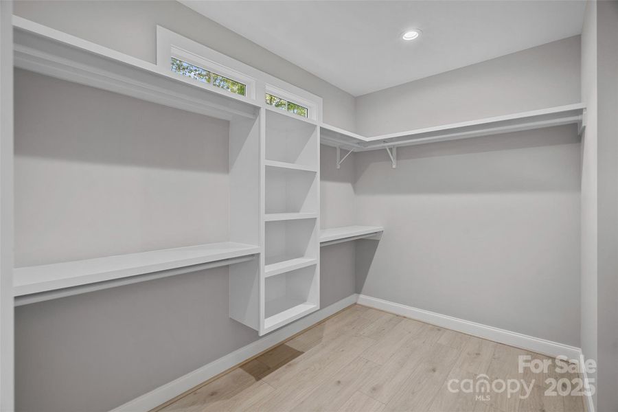 Spacious, unfurnished interior of a new home in , Harmony (Image 27).