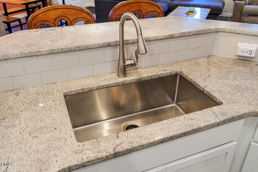 209ParkerStationAve-049