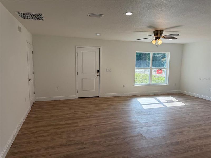 Spacious, unfurnished interior of a new home in , Summerfield (Image 25).