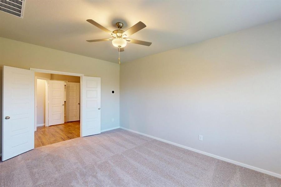 Spacious, unfurnished interior of a new home in Sanderos, Fort Worth (Image 36). Spacious, unfurnished interior of a new home in Sanderos, Fort Worth (Image 36).