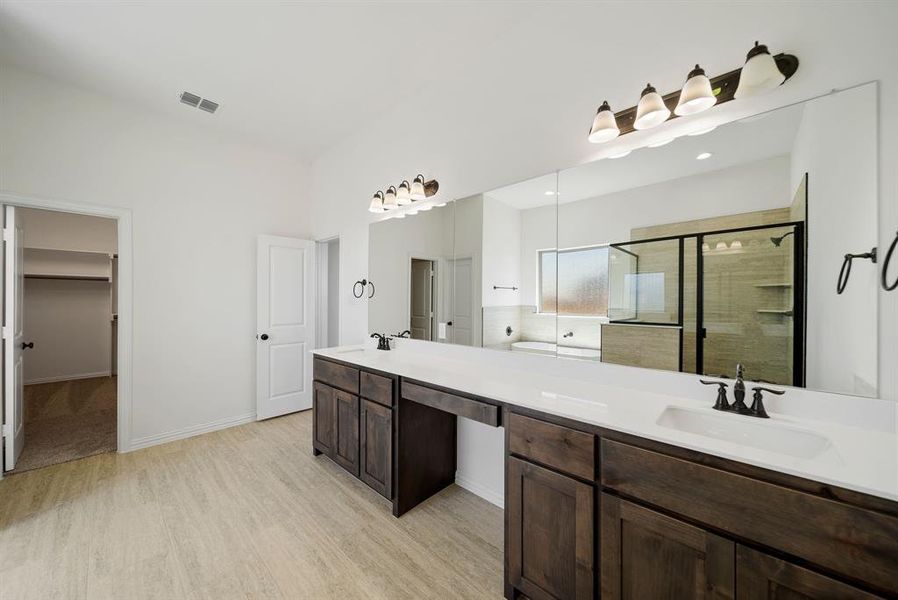 Furnished interior view inside a new home in , Waxahachie (Image 9).