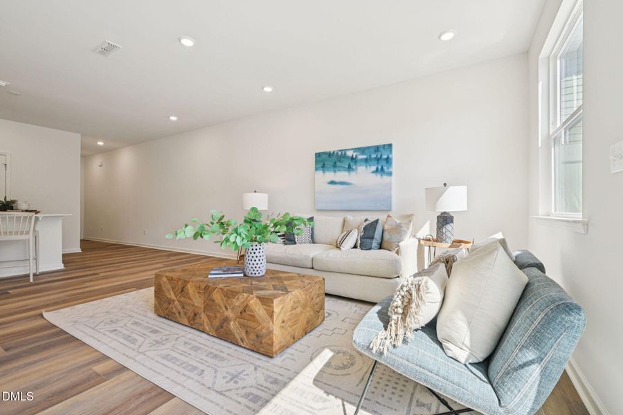 10-web-or-mls-2210 Rabbitbrush St.-S0204