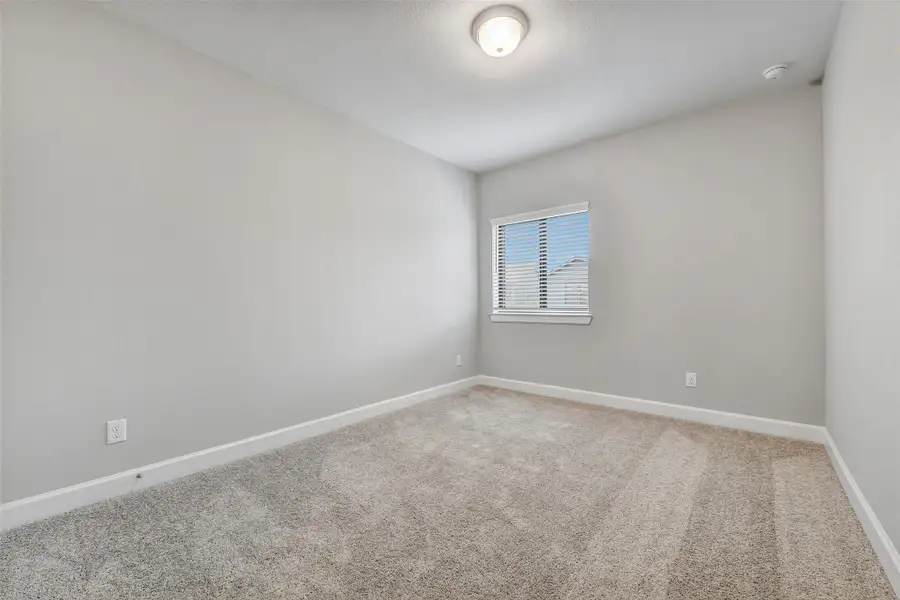 Spacious, unfurnished interior of a new home in , Richmond (Image 26).