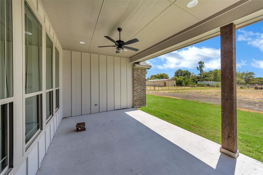 View of patio / terrace with ceiling fan