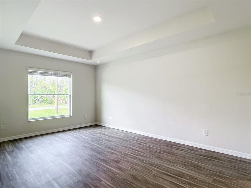Spacious, unfurnished interior of a new home in , Port Charlotte (Image 17).