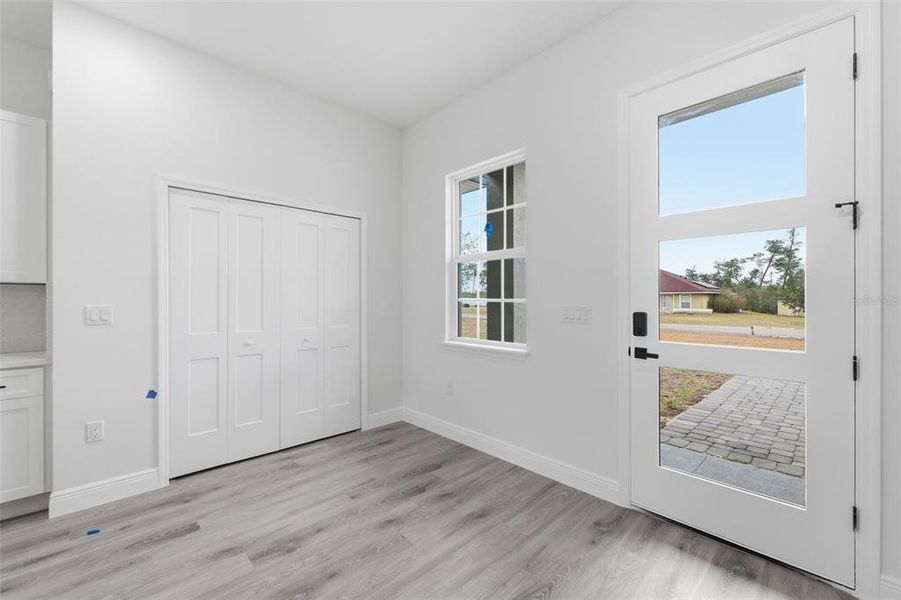 Spacious, unfurnished interior of a new home in , Ocala (Image 23).