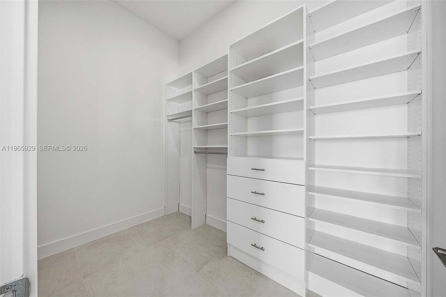 Spacious, unfurnished interior of a new home in , Hollywood (Image 63).