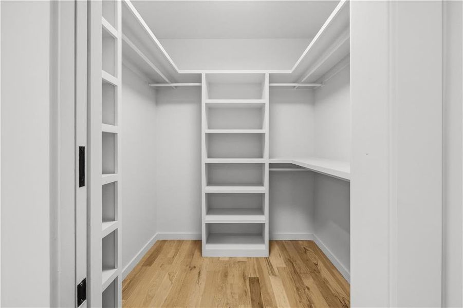 Spacious, unfurnished interior of a new home in , Atlanta (Image 20).