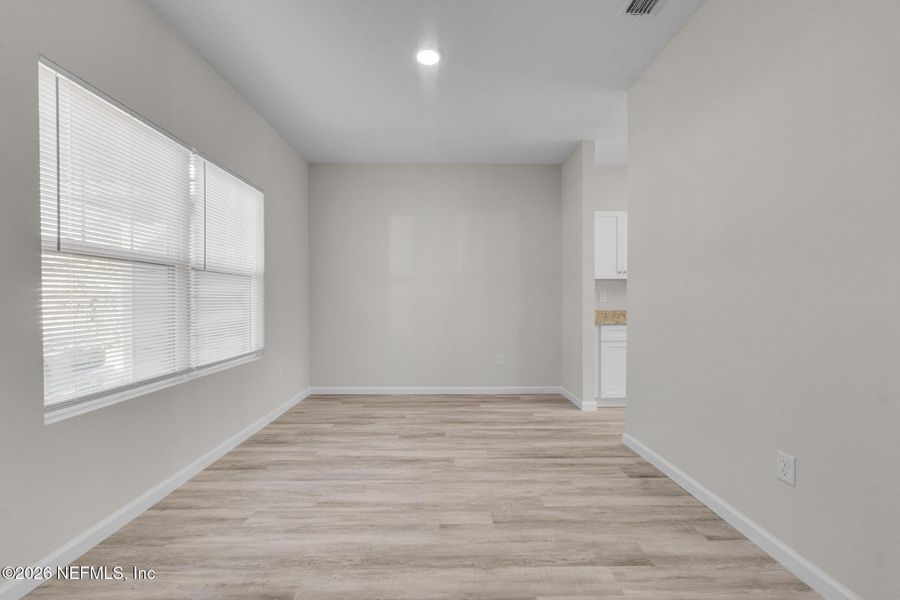 Spacious, unfurnished interior of a new home in , Jacksonville (Image 34).