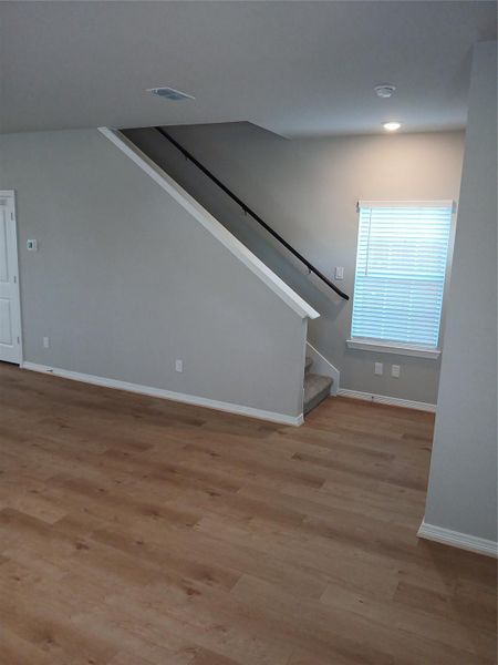 Spacious, unfurnished interior of a new home in , Houston (Image 14).
