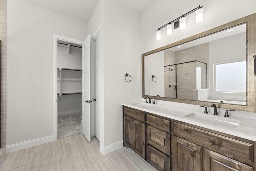 Furnished interior view inside a new home in River Ranch, Van Alstyne (Image 9).