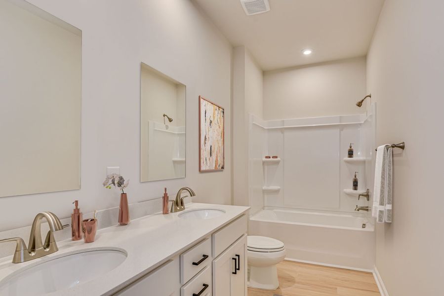 Full Bathroom Full Bathroom