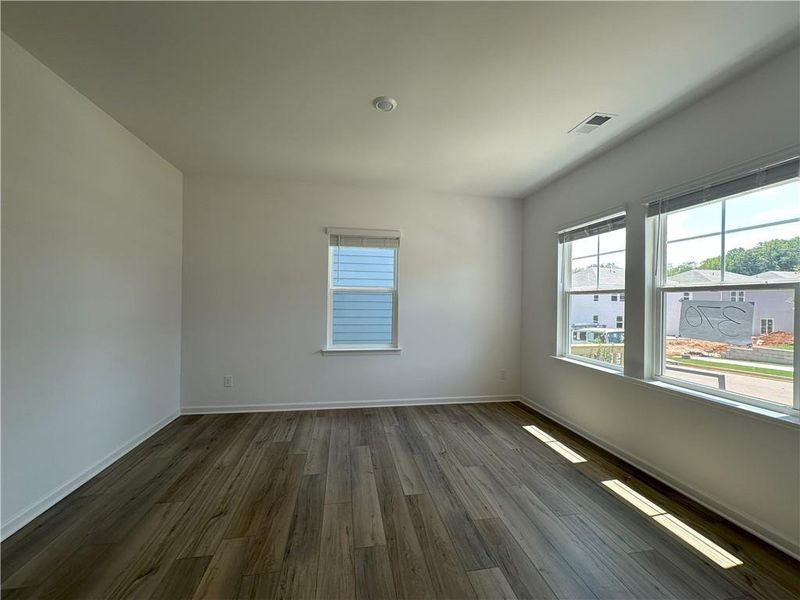 Spacious, unfurnished interior of a new home in Buice Lake, Acworth (Image 29).