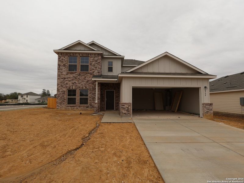 Image 27 of a home in Cinco Lakes. Image 27 of a home in Cinco Lakes.