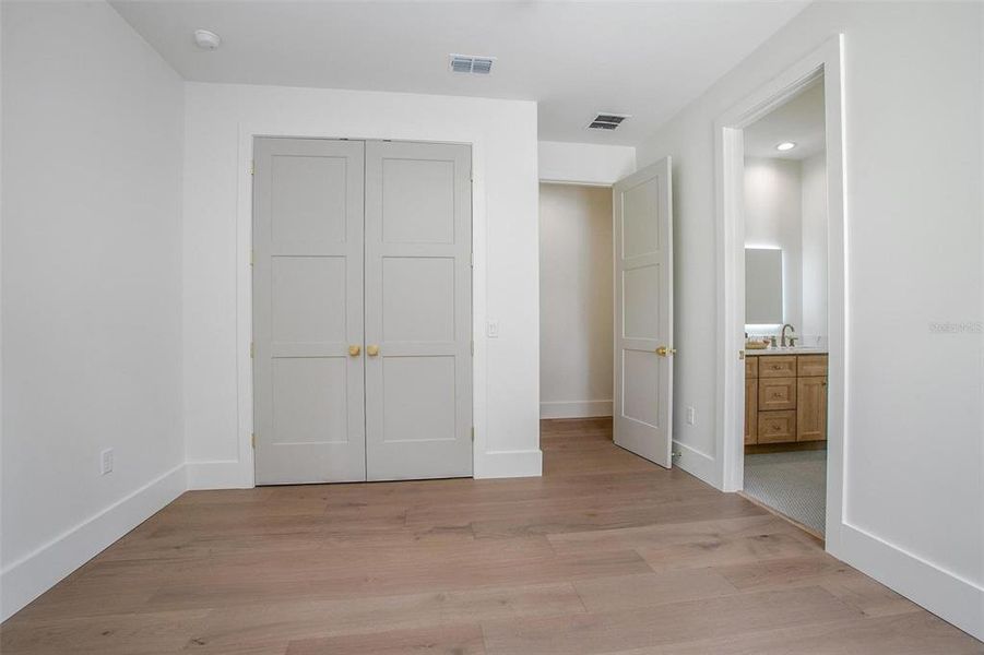 Spacious, unfurnished interior of a new home in , Deland (Image 41).