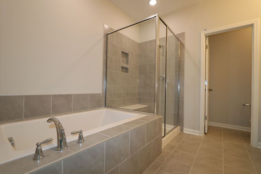 Owner's Bathroom Owner's Bathroom