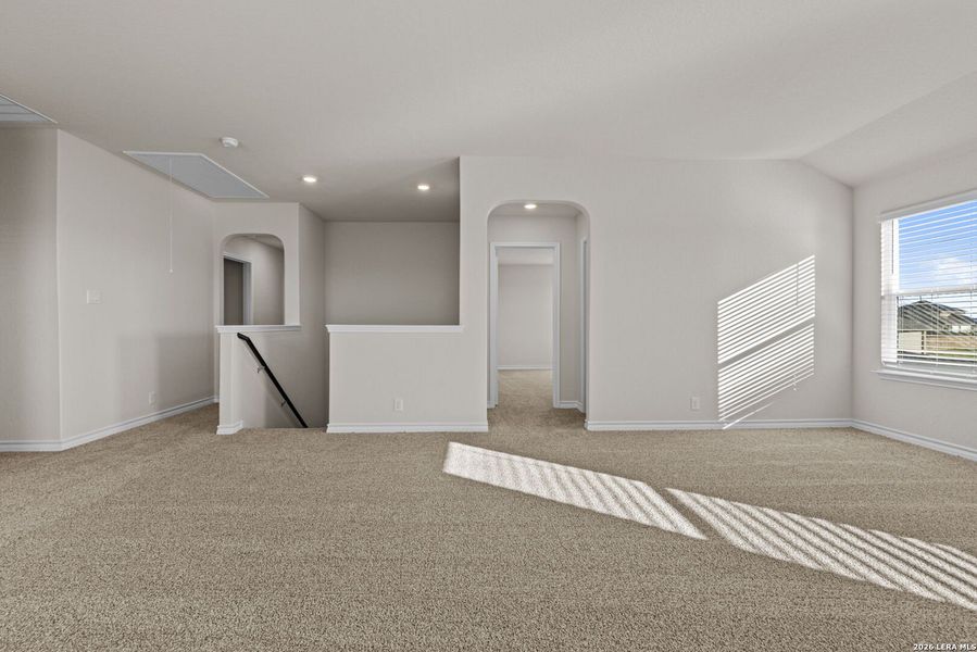 Spacious, unfurnished interior of a new home in Redbird Ranch, San Antonio (Image 29).